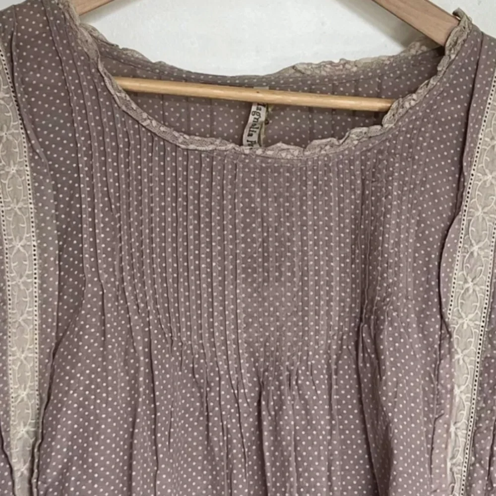 MAGNOLIA PEARL COTTON SILK ELLIE TOP PINTUCKS LACE MOP BUTTONS DOTS OS - Picture 2 of 5